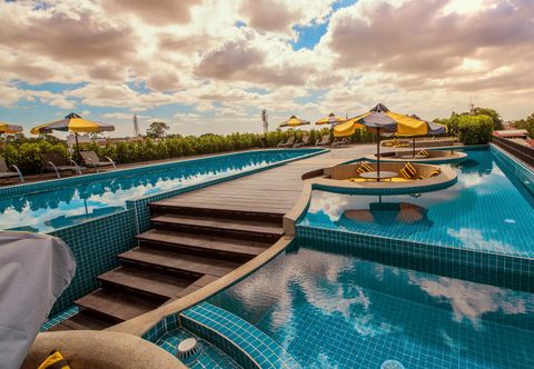 수영장 The Twizt Hotel