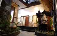 Luar Bangunan 4 Kak Jutha Guest House