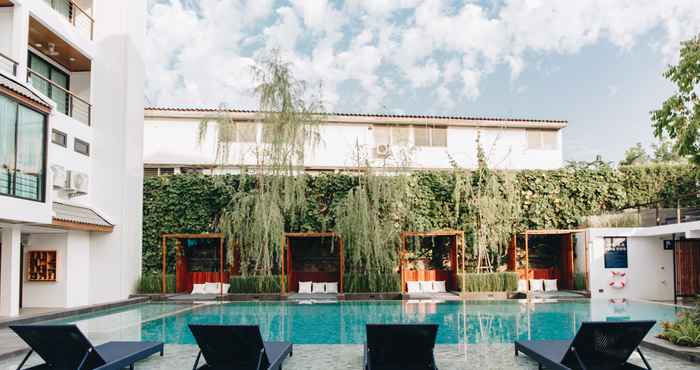 Swimming Pool The Chimes Hotel