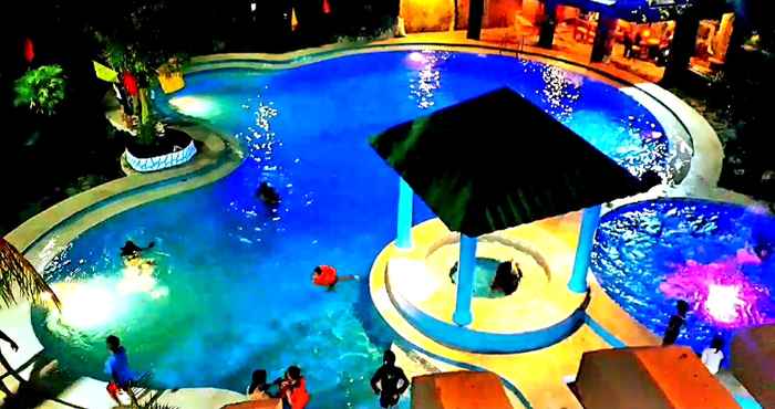 Swimming Pool Jazkimronan Resort