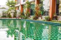 Kolam Renang Phonethip Residence