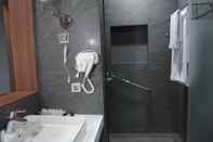 Toilet Kamar Sturgis Boutique Hotel