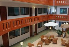 로비 3 Tawan Court