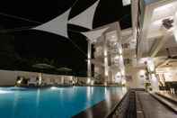 Swimming Pool Rovira Suites