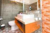 In-room Bathroom Radha homestay