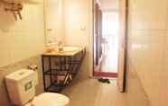 Toilet Kamar 7 Gia Bao Homestay - Van Kiep