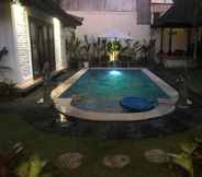 Kolam Renang 2 Desa House Villa Seminyak