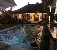 Kolam Renang 5 Desa House Villa Seminyak