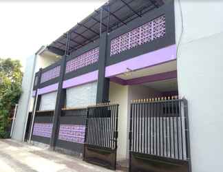 Exterior 2 SPOT ON 2714 Omah Ayu Syariah