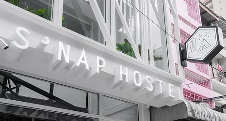 Exterior 2 S'NAP Hostel