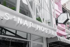 Exterior S'NAP Hostel
