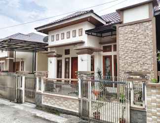 Luar Bangunan 2 Jirek Homestay Bukittinggi