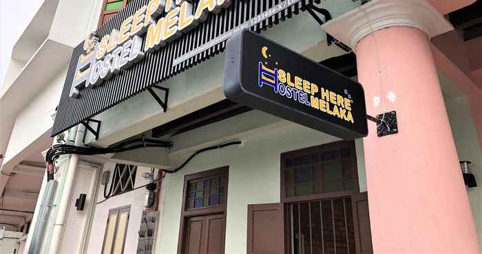 Luar Bangunan Sleep Here Hostel