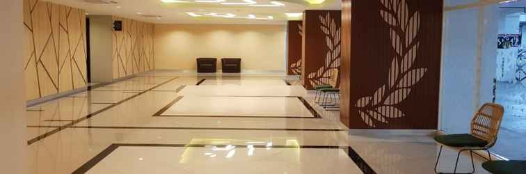 Lobby Apartemen Grand Kamala Lagoon by Mr. Sewa