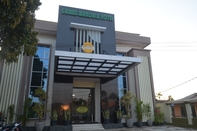 Bangunan GRAND MANDALA HOTEL