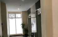 Lobi 4 Apartemen Green Pramuka by Vera