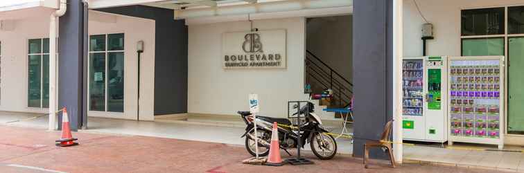 Lobby Boulevard Service Apartment at Jalan Kuching