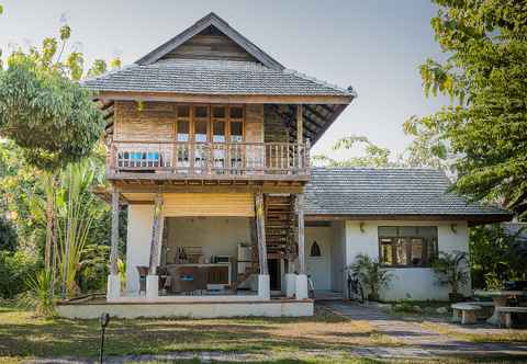 Bangunan Baanchandra Old Barn House