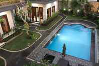 Swimming Pool Diraloka House By Dwaraloka