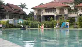 Swimming Pool 3 Arca Cottages