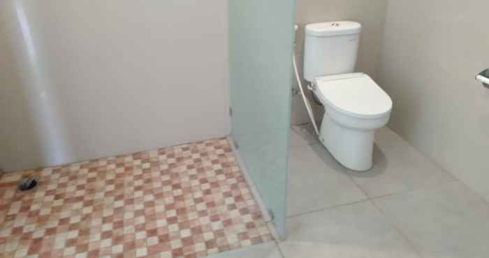 In-room Bathroom Ami Kresna Villa Canggu