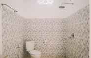 Toilet Kamar 6 Lovina Guesthouse