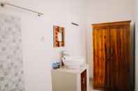 Toilet Kamar Lovina Guesthouse