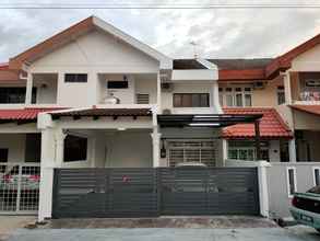 Exterior 4 58 Kota Laksamana - Near Jonker Street for 10 - 15 Pax