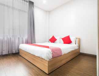 Kamar Tidur 2 OYO 498 Algers Suites