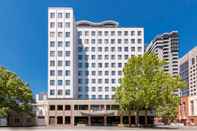 Exterior Radisson on Flagstaff Gardens