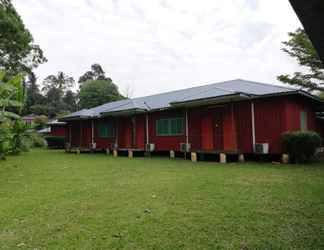 Exterior 2 The Red Cabanon 