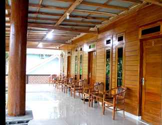 Sảnh chờ 2 Arrys Watukarung Surfcamp