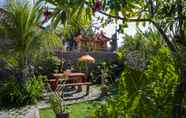 พื้นที่สาธารณะ 7 Van Santri Homestay Pemuteran