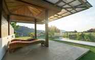 Bangunan 4 Tropical Pool Villa With Private Rooftop