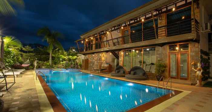 Swimming Pool Mandalay Lodge