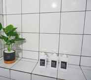 In-room Bathroom 5 Wanderer In Melaka