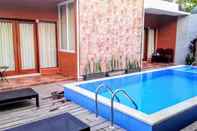 Swimming Pool De Gus Guest House