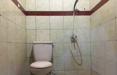 Toilet Kamar 2 Bunga Mas Residence