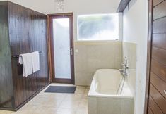 In-room Bathroom 6 Villa Durna