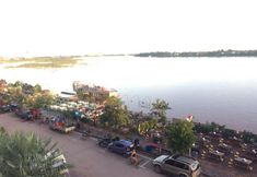 Nearby View and Attractions 4 Seasons Riverside Hotel