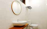 In-room Bathroom 4 Liberta Malioboro