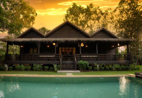 外部的 Mane Family Vacation