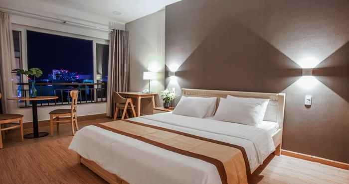 Kamar Tidur Artmio Hotel Apartment & Coffee