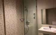 Toilet Kamar 2 Collection O 91934 Sing Sing Residence