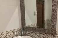 In-room Bathroom Nani House 2