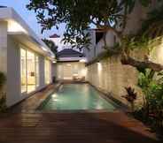 Kolam Renang 4 Uma Breeze Villa Umalas