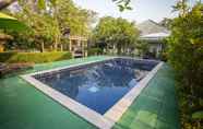 Kolam Renang 5 December Villas & Spa