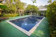 Kolam Renang December Villas & Spa