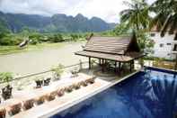 สระว่ายน้ำ Silver Naga Hotel
