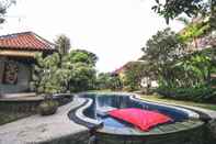 Swimming Pool W Exotic Villa